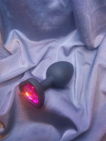 Черная пробка "Ювелир" с ярко розовым кристаллом - Фотография №1