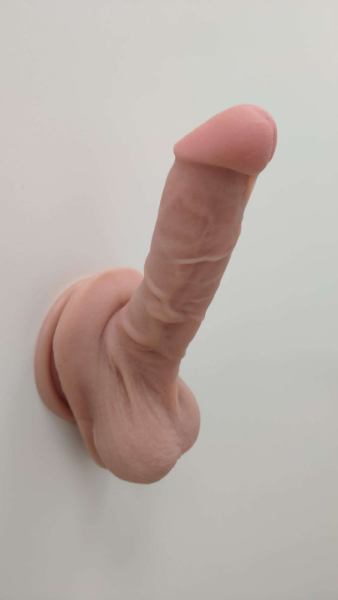 Уникальный Фаллоимитатор реалистик с направлением головки вверх "45 градусов" Best Lover на присоске - Фотография №3