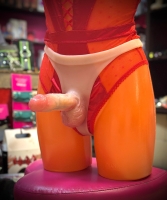 Страпон на реалистичных трусиках - Фотография №2