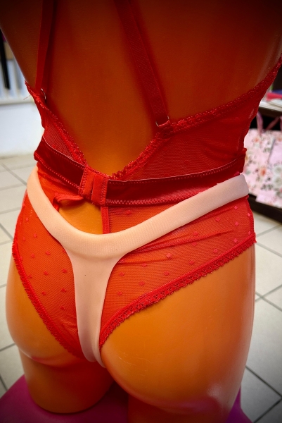 Страпон на реалистичных трусиках - Фотография №3