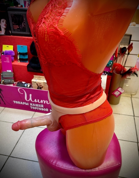 Страпон на реалистичных трусиках - Фотография №4