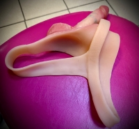 Страпон на реалистичных трусиках - Фотография №7