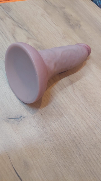 Фаллоимитатор реалистик толстенький на присоске - Фотография №3