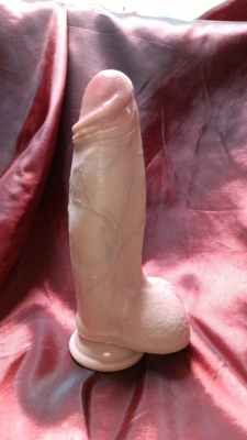 Фаллоимитатор реалистик толстенький на присоске Интим Хаус