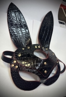 Маска зайца черная с клепками - Фотография №2