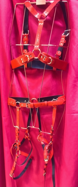 Портупея красная женская - Фотография №1