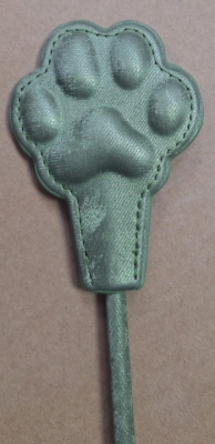 Стек зеленая лапка с ремешком для запястья Интим Хаус