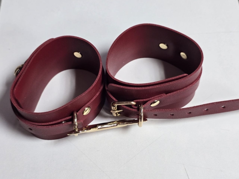 Фиксация крестовая оковы и поножи с золотой фурнитурой "Бордо" - Фотография №7