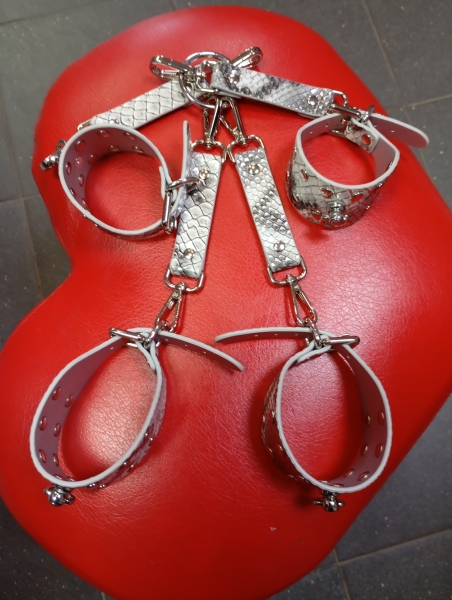 Фиксация серебрянная крестовая оковы и поножи - Фотография №1