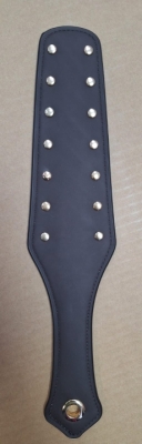 Шлепалка черная с клепками Интим Хаус