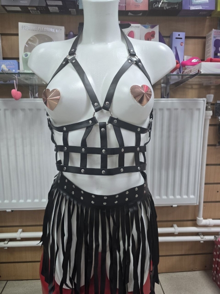 Юбка черная бахрома с клепками на поясе "Легкий ветерок" - Фотография №1