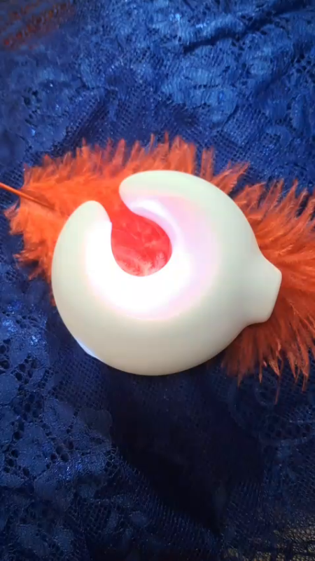 Вибратор полумесяц вакуумный  "I- Moon"