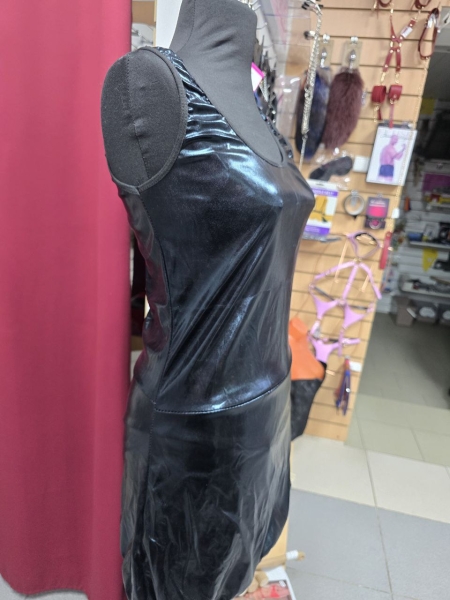 Платье виниловое короткое Bue-black с синим отливом - Фотография №2