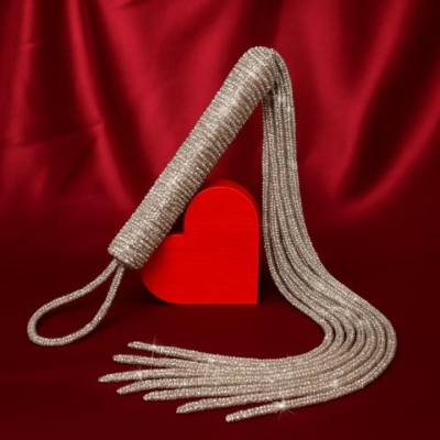 Плеть "BDSM Арсенал" полностью из страз Интим Хаус