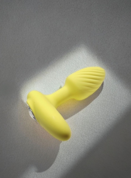 Пробка анальная желтая с ребрышками и кристаллом - Фотография №1