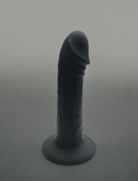 Пробка анальная черная в виде фаллоса на присоске и д.у пульте - Фотография №1