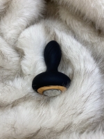 Пробка черная анальная с ребрышками и кристаллом - Фотография №1